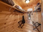 Soaring Hawk Lodge: Upper Level Master Bedroom Closet